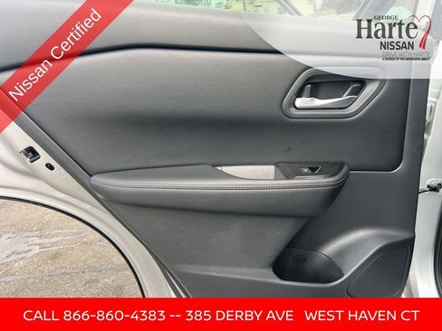 Certified 2025 Nissan Rogue SV image 30