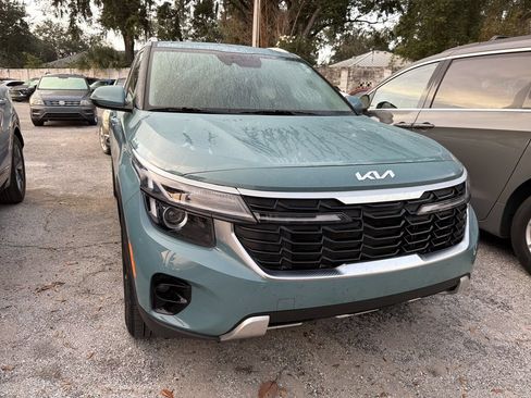 Certified 2025 Kia Seltos EX w/ EX Sunroof Package FWD image 5