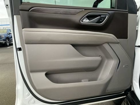 Used 2021 Chevrolet Tahoe LT w/ LT Signature Package RWD image 22