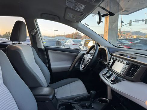 Used 2015 Toyota RAV4 LE AWD/4WD image 10