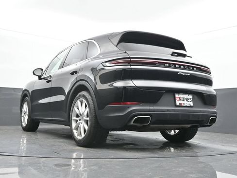 Used 2024 Porsche Cayenne AWD/4WD image 41