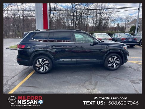 Used 2025 Volkswagen Atlas SE AWD/4WD image 6