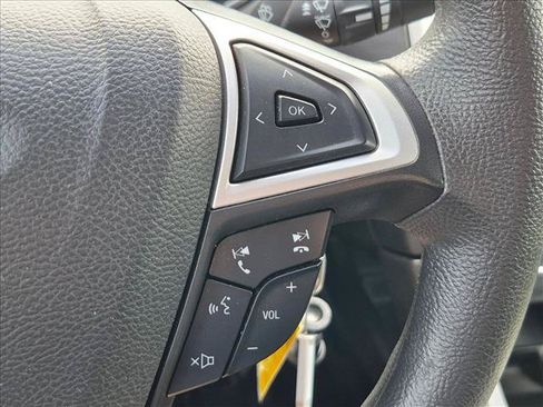 Used 2016 Ford Fusion SE FWD image 18