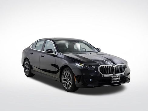 Used 2026 BMW 530i xDrive w/ Premium Package AWD/4WD image 8