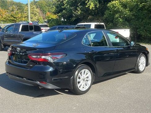 Used 2024 Toyota Camry LE image 6