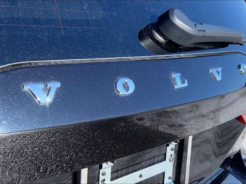 Used 2026 Volvo V60 B5 Cross Country Plus w/ Protection Package Premier image 10
