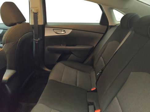 Used 2024 Kia Forte LXS w/ LXS Technology Package FWD image 18