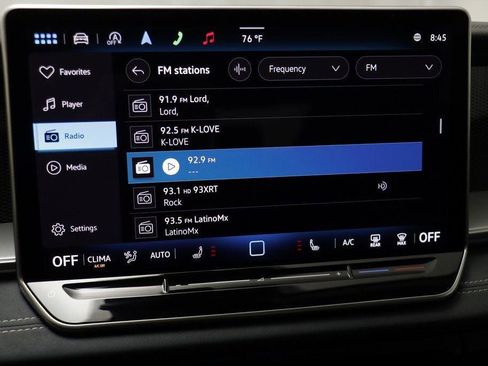 New 2025 Volkswagen Tiguan SE image 9