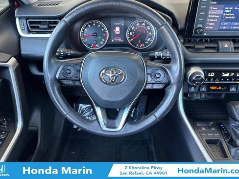Used 2021 Toyota RAV4 XLE w/ Convenience Package FWD image 18
