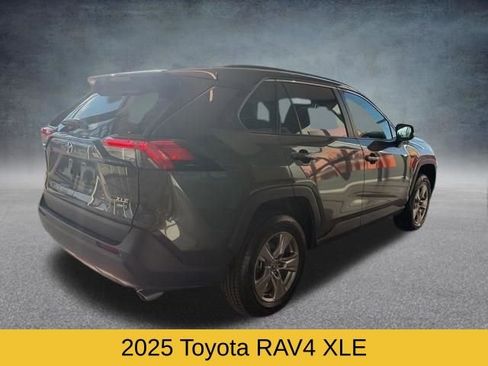Used 2025 Toyota RAV4 XLE AWD/4WD image 3