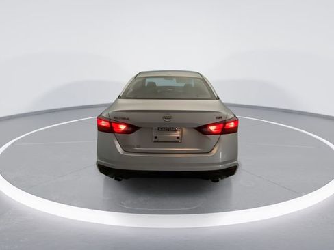 Used 2024 Nissan Altima 2.5 SR FWD image 3