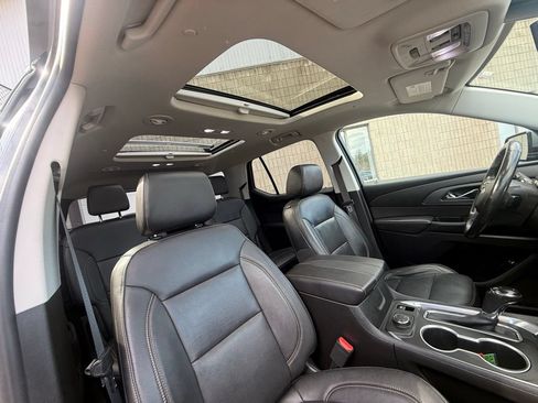 Used 2019 Chevrolet Traverse Premier w/ LPO, Floor Liner Package AWD/4WD image 53
