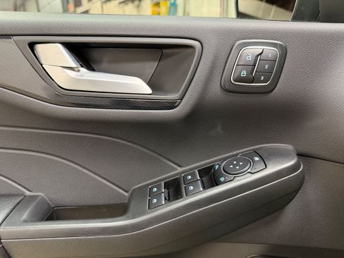 Certified 2025 Ford Escape ST-Line Elite w/ Premium Technology Package AWD/4WD image 14