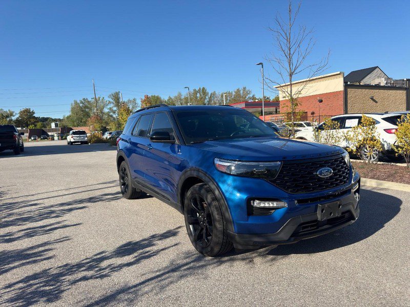 Used 2023 Ford Explorer ST-Line w/ Class IV Trailer Tow Package AWD/4WD image 2