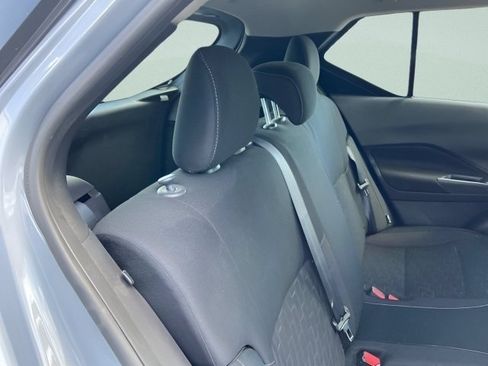 Used 2023 Nissan Kicks SV FWD image 6