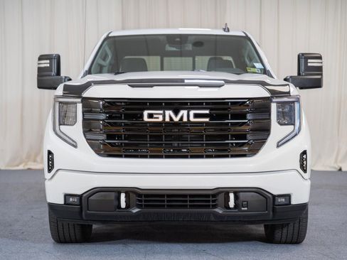 Used 2022 GMC Sierra 1500 Elevation w/ Preferred Package AWD/4WD image 2