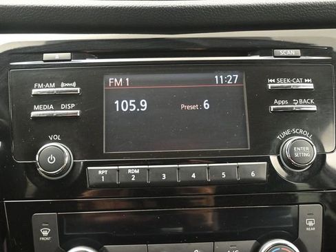 Used 2015 Nissan Rogue SV image 21