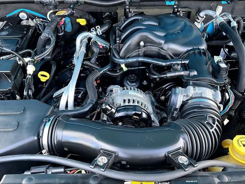 Used 2018 Jeep Wrangler Unlimited Sport S image 31