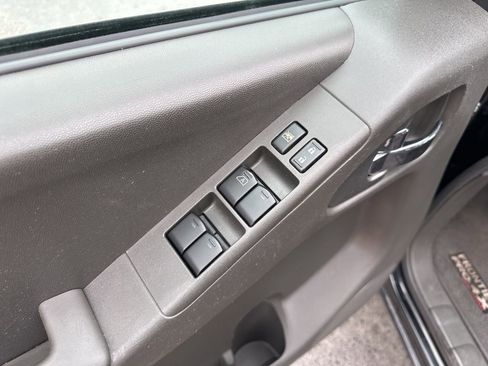 Used 2012 Nissan Frontier PRO-4X image 17