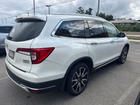 Used 2019 Honda Pilot Touring image 3