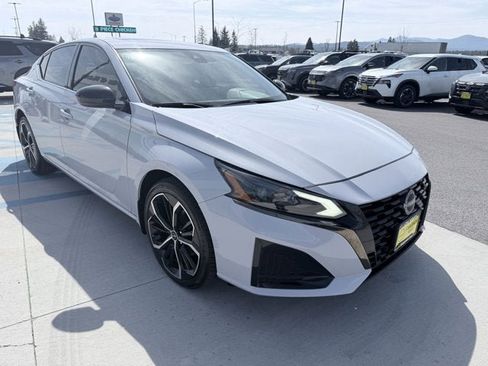 Certified 2024 Nissan Altima 2.5 SR w/ SR Premium Package image 3