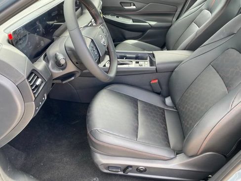 New 2027 Nissan Sentra SR w/ SR Premium Package FWD image 10