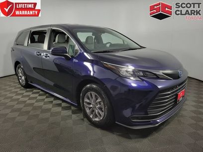 Used 2025 Toyota Sienna LE