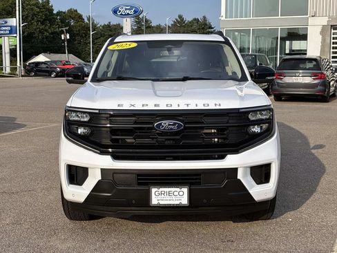 Used 2025 Ford Expedition Active AWD/4WD image 2