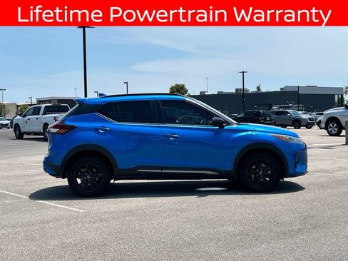 Used 2024 Nissan Kicks SR w/ SR Premium Package FWD image 8