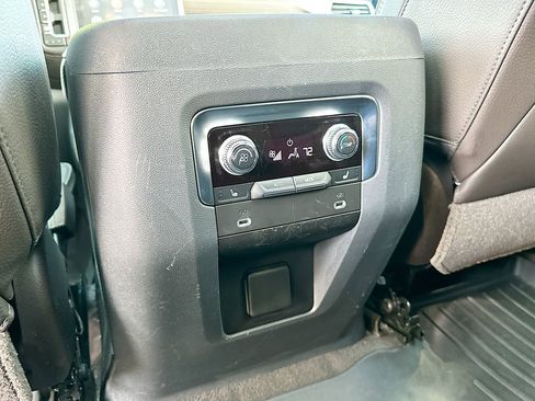 Used 2021 GMC Yukon XL Denali w/ Denali Premium Package AWD/4WD image 4