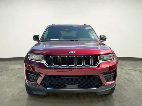 Used 2025 Jeep Grand Cherokee Laredo w/ Trailer Tow Package image 17