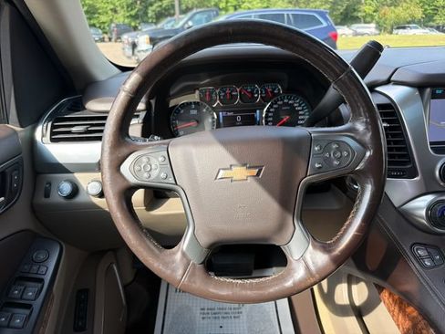 Used 2017 Chevrolet Suburban Premier AWD/4WD image 17