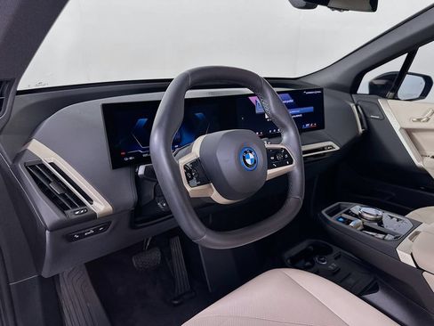 Used 2024 BMW iX xDrive50 w/ Premium Package AWD/4WD image 9