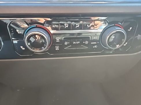 Used 2024 Chevrolet Silverado 1500 LT image 6