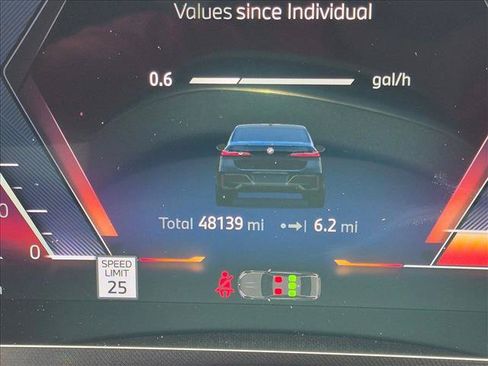 Used 2023 BMW 740i w/ Parking Assistance Package RWD image 3