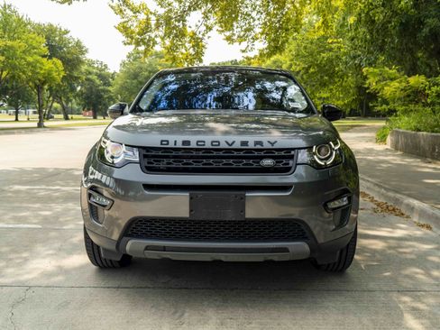 Used 2018 Land Rover Discovery Sport SE AWD/4WD image 3