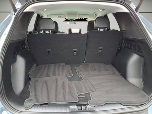 Used 2024 Ford Escape SE w/ Class II Trailer Tow Package FWD image 8