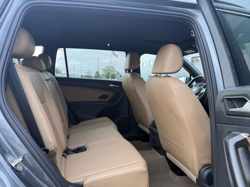 Used 2022 Volkswagen Tiguan SE AWD/4WD image 11