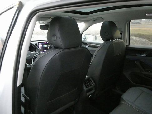 New 2026 Volkswagen Tiguan SE image 35