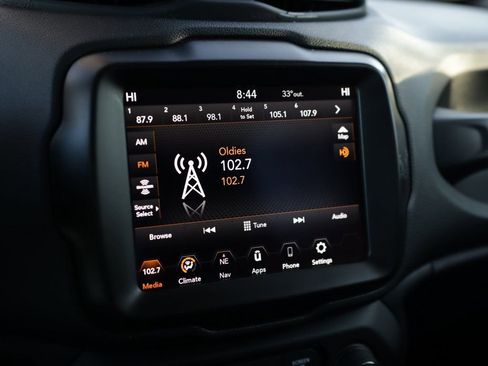 Used 2023 Jeep Renegade Latitude image 12