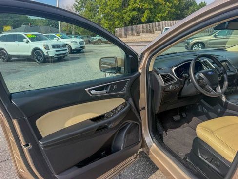Used 2020 Ford Edge SEL w/ Convenience Package FWD image 15