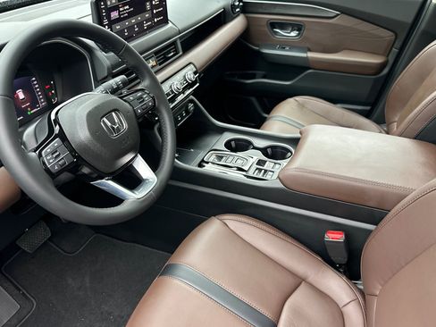 New 2026 Honda Pilot Touring image 4