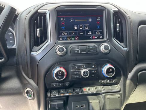 Used 2020 GMC Sierra 1500 AT4 w/ AT4 Premium Package AWD/4WD image 18