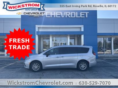 Used 2026 Chrysler Pacifica Select