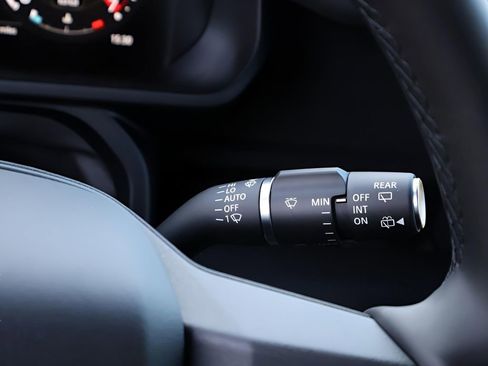 New 2026 Land Rover Defender 110 X-Dynamic SE AWD/4WD image 32
