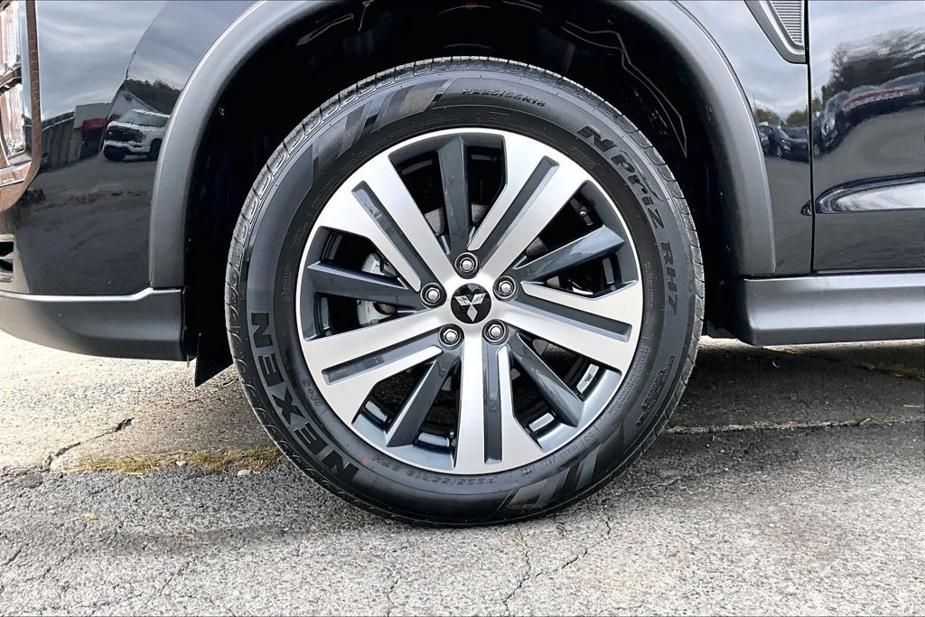 Used 2025 Mitsubishi Outlander Sport ES AWD/4WD image 9