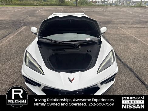 Used 2022 Chevrolet Corvette Stingray Coupe w/ Z51 Performance Package RWD image 12