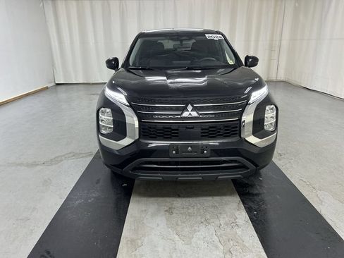 Used 2022 Mitsubishi Outlander ES AWD/4WD image 3