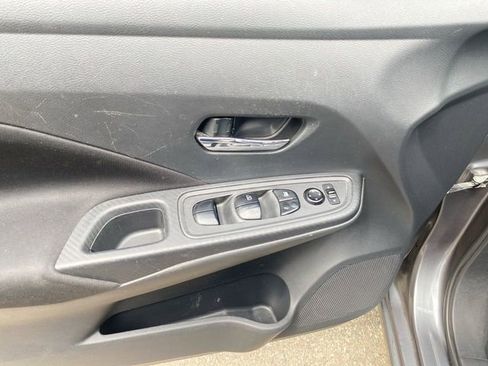 Used 2021 Nissan Versa SV FWD image 18