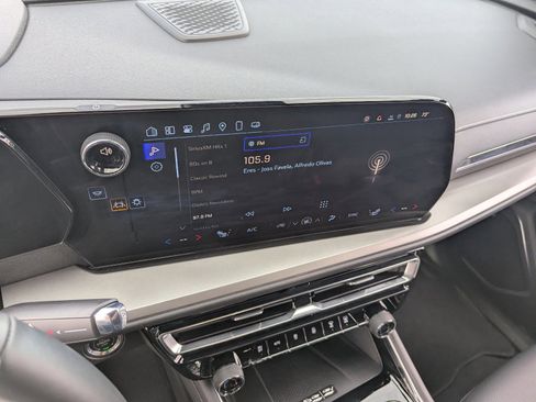 Used 2025 Chevrolet Traverse LT w/ Enhanced Driving Package image 26